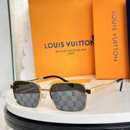 Picture of Louis Vuitton Sunglasses _SKUfw76771944fw